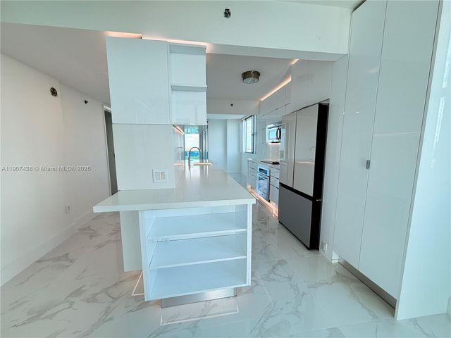 2641 N Flamingo Rd 2208N, Sunrise, FL 33323