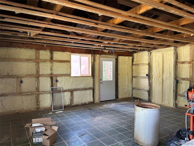 16465 Almont, Allenton, MI 48002