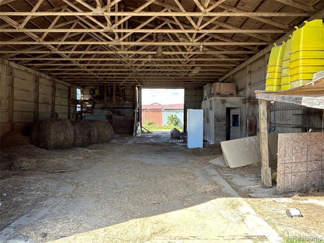 16465 Almont, Allenton, MI 48002