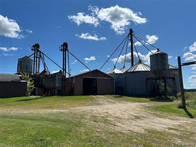 16465 Almont, Allenton, MI 48002