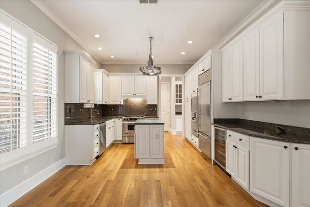 1994 W COTTAGE GLEN CIR, Germantown, TN 38138