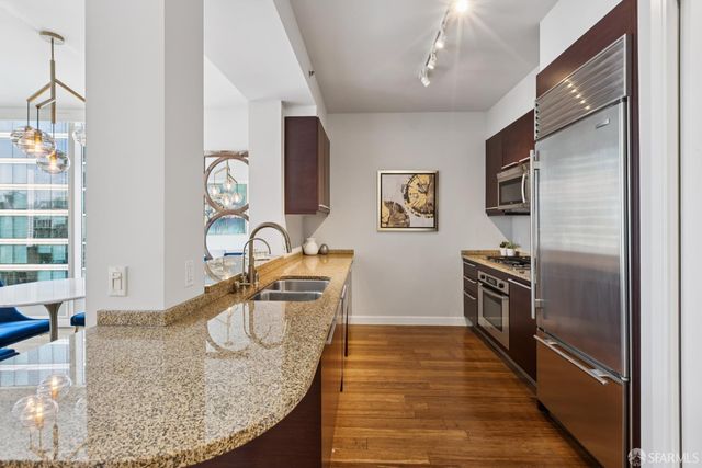 425 1st Street 1607, San Francisco, CA 94105