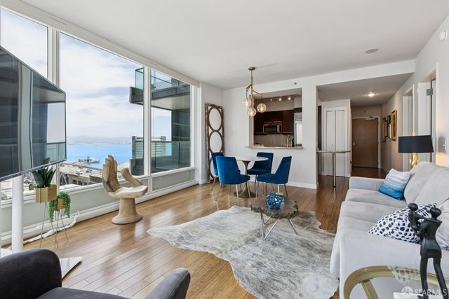 425 1st Street 1607, San Francisco, CA 94105