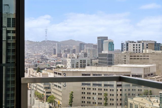 425 1st Street 1607, San Francisco, CA 94105