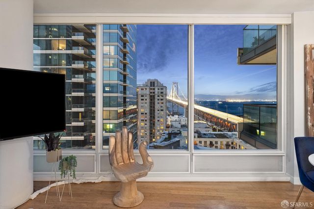 425 1st Street 1607, San Francisco, CA 94105