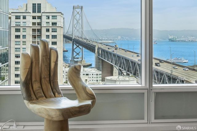 425 1st Street 1607, San Francisco, CA 94105