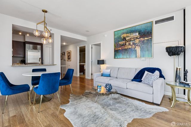 425 1st Street 1607, San Francisco, CA 94105