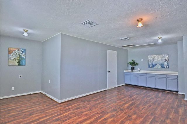 2706 S Brompton Drive, Pearland, TX 77584