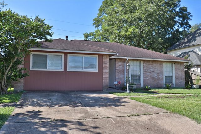 2706 S Brompton Drive, Pearland, TX 77584