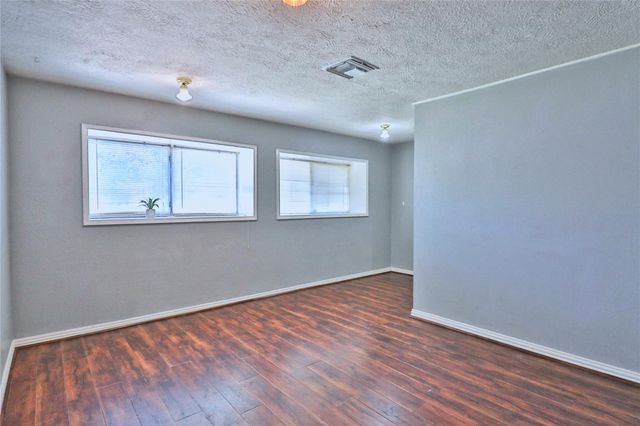 2706 S Brompton Drive, Pearland, TX 77584