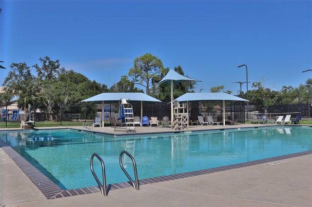 2706 S Brompton Drive, Pearland, TX 77584