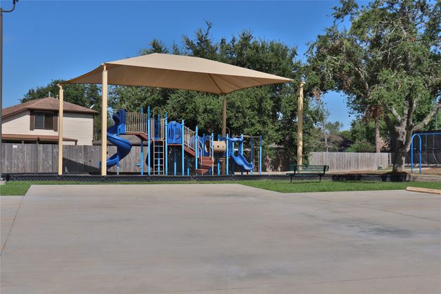 2706 S Brompton Drive, Pearland, TX 77584