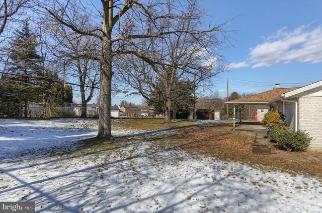 300 EDDINGTON AVE, Harrisburg, PA 17111