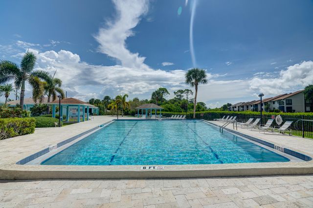 1411 NE 14th Court P-14, Jensen Beach, FL 34957