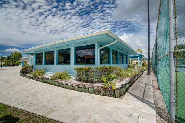 1411 NE 14th Court P-14, Jensen Beach, FL 34957