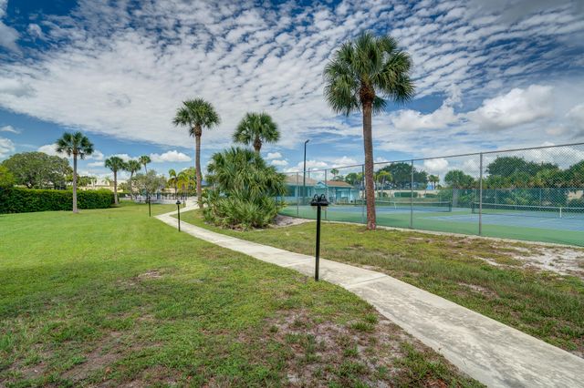 1411 NE 14th Court P-14, Jensen Beach, FL 34957