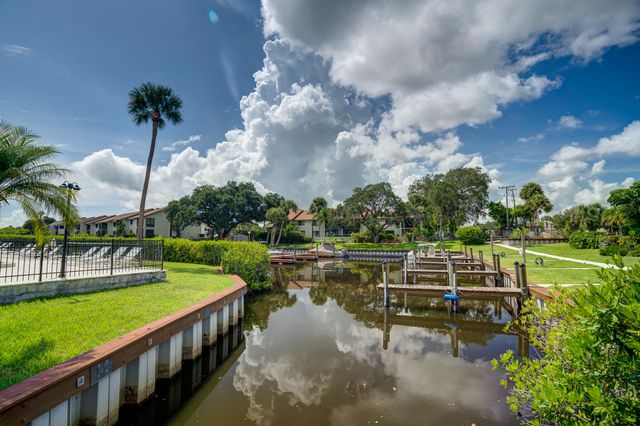 1411 NE 14th Court P-14, Jensen Beach, FL 34957