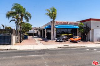 411 S Harbor Boulevard, Santa Ana, CA 92704
