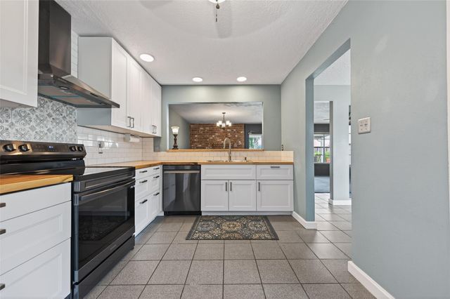11603 Bonaparte Drive, Cypress, TX 77429