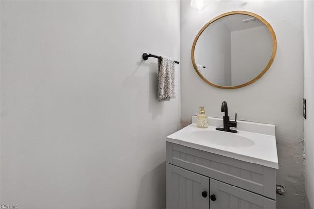 2104 Whispering Sands LN, Virginia Beach, VA 23455