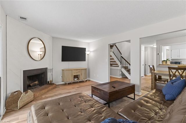 2104 Whispering Sands LN, Virginia Beach, VA 23455