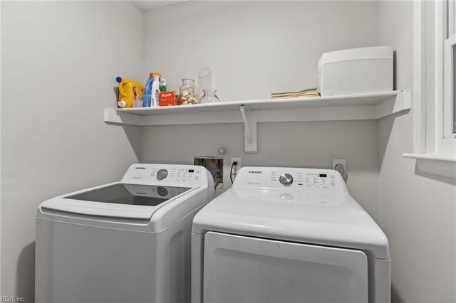 2104 Whispering Sands LN, Virginia Beach, VA 23455