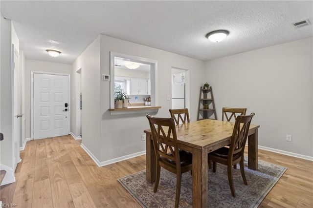 2104 Whispering Sands LN, Virginia Beach, VA 23455