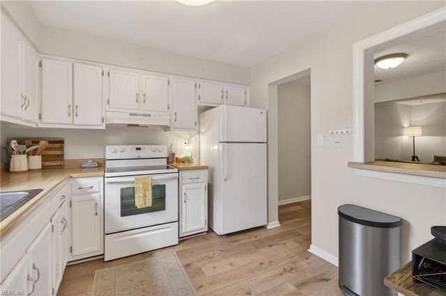 2104 Whispering Sands LN, Virginia Beach, VA 23455