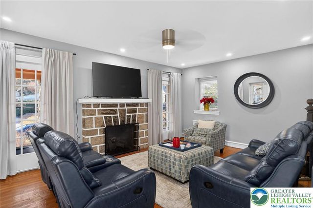 327 Congress Avenue, Other Pa Counties, PA 19050