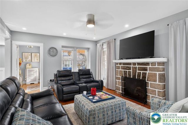 327 Congress Avenue, Other Pa Counties, PA 19050