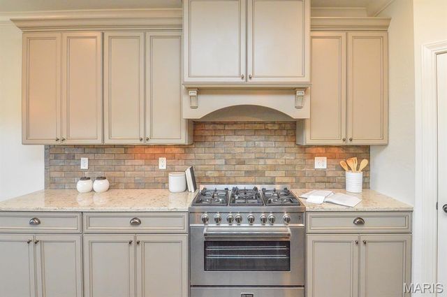 520 Shadow Rock Court, Lebanon, IL 62254