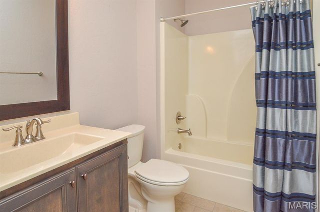 520 Shadow Rock Court, Lebanon, IL 62254