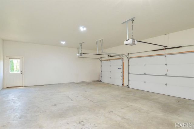 520 Shadow Rock Court, Lebanon, IL 62254