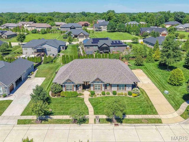 520 Shadow Rock Court, Lebanon, IL 62254