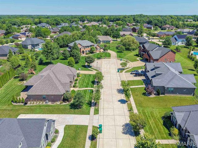 520 Shadow Rock Court, Lebanon, IL 62254