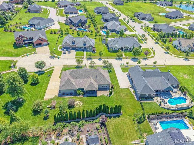 520 Shadow Rock Court, Lebanon, IL 62254