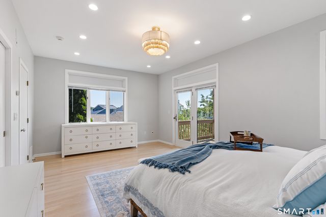 16 Whalers Point 16, East Haven, CT 06512