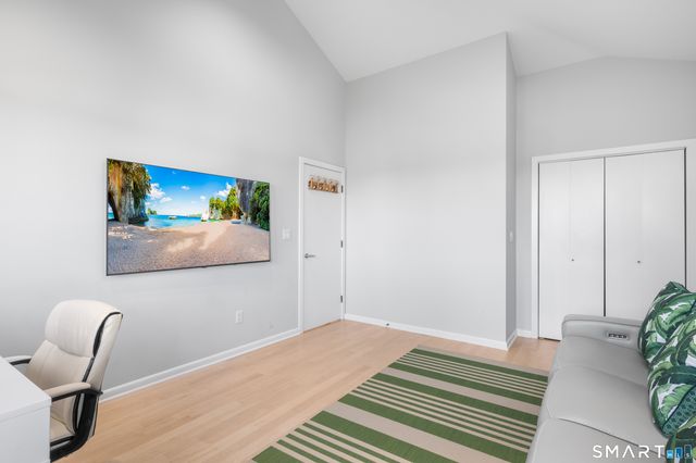 16 Whalers Point 16, East Haven, CT 06512