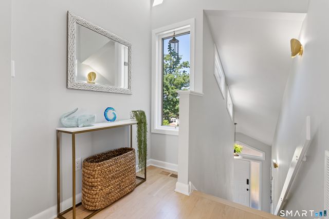 16 Whalers Point 16, East Haven, CT 06512