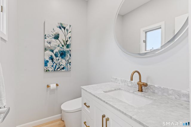 16 Whalers Point 16, East Haven, CT 06512