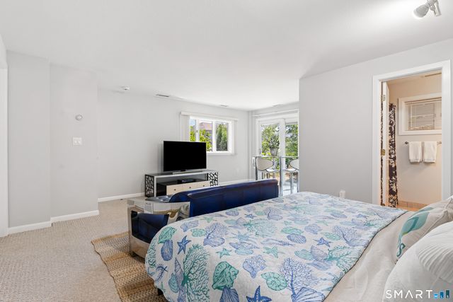 16 Whalers Point 16, East Haven, CT 06512