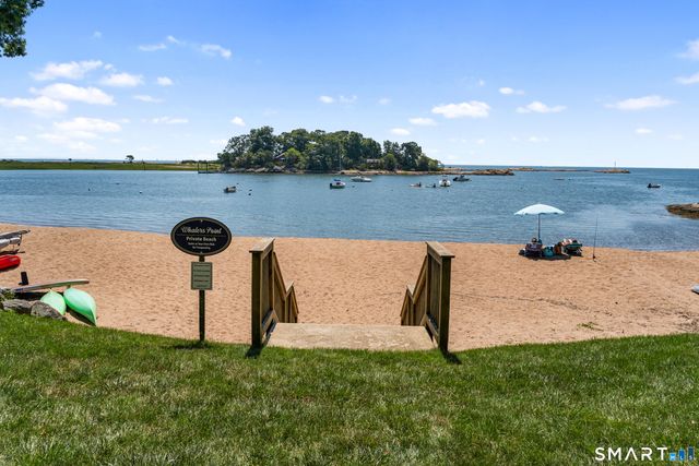 16 Whalers Point 16, East Haven, CT 06512