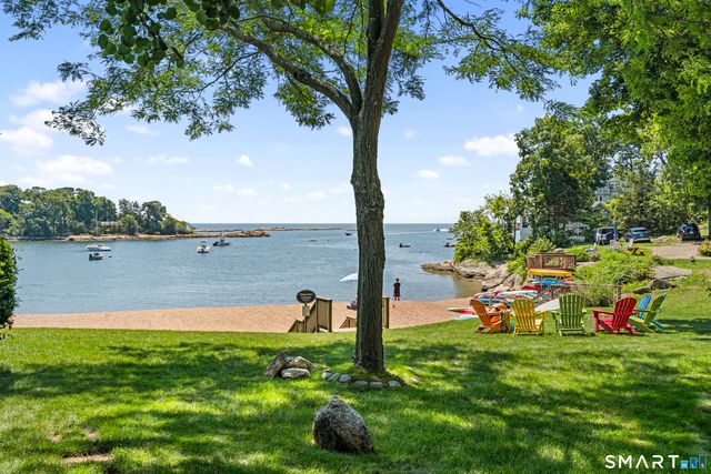 16 Whalers Point 16, East Haven, CT 06512
