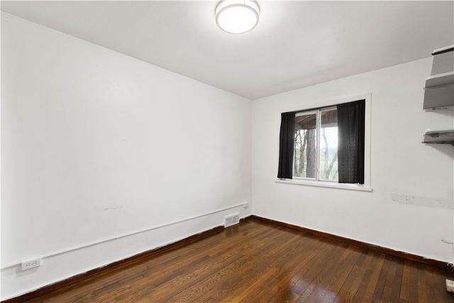 63 Lawn St, Oakland, PA 15213