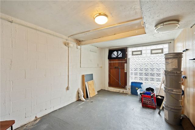 63 Lawn St, Oakland, PA 15213