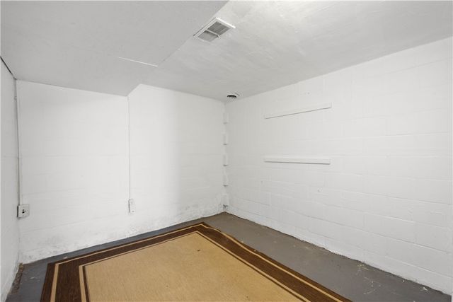63 Lawn St, Oakland, PA 15213