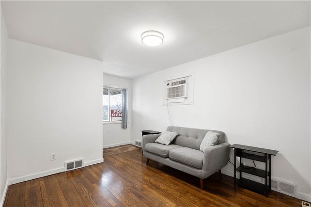63 Lawn St, Oakland, PA 15213