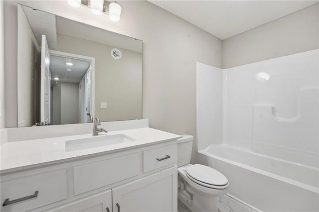 19712 W 195th Place, Spring Hill, KS 66083