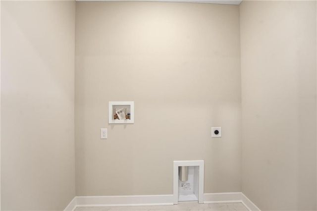 19712 W 195th Place, Spring Hill, KS 66083