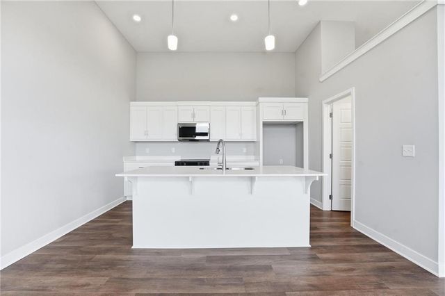 19712 W 195th Place, Spring Hill, KS 66083